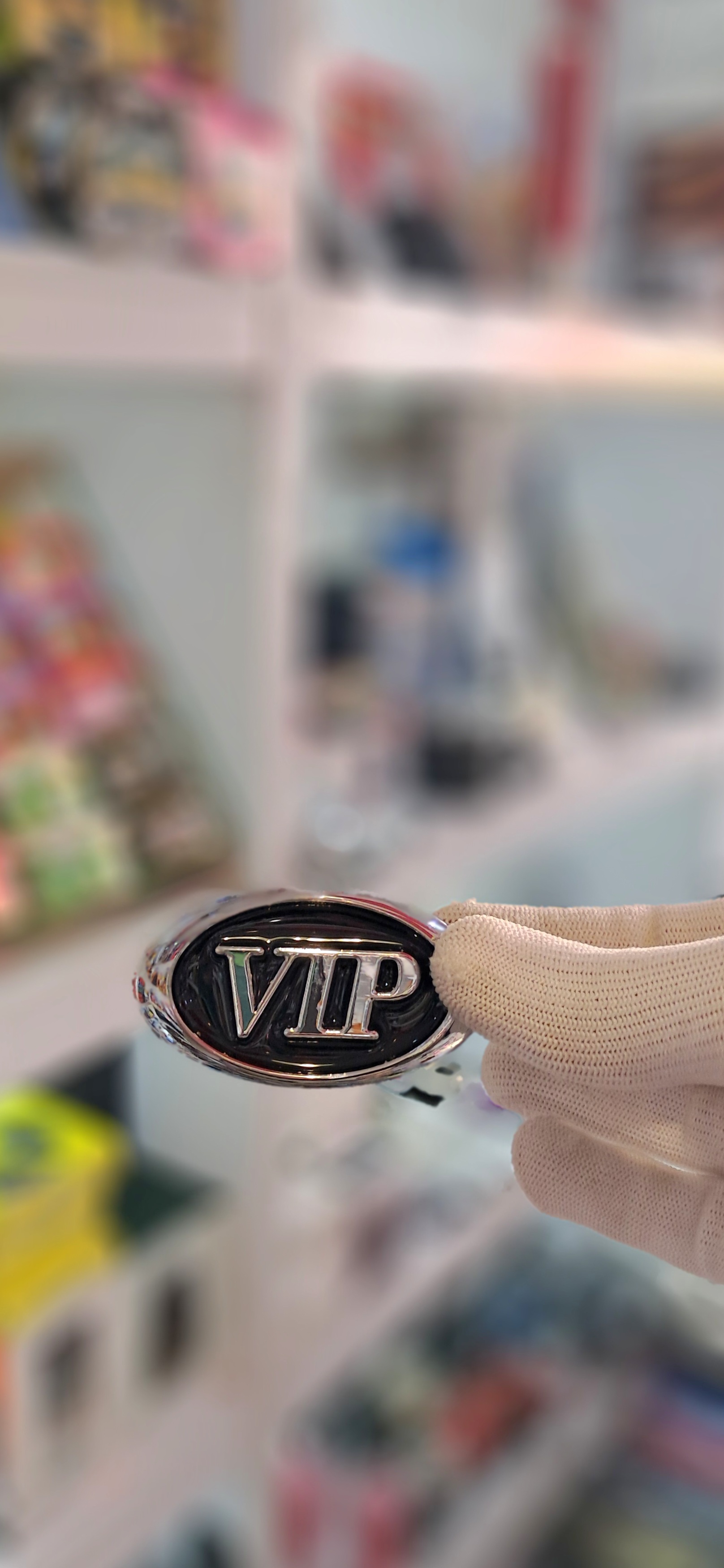 آرم فلزی VIP